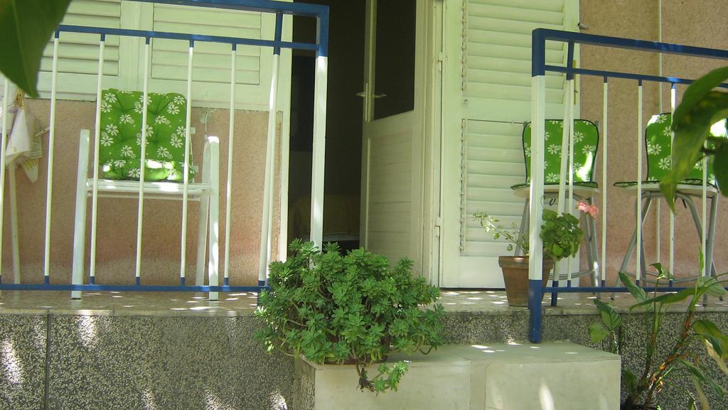 Apartment And Rooms Laguna تروغير المظهر الخارجي الصورة