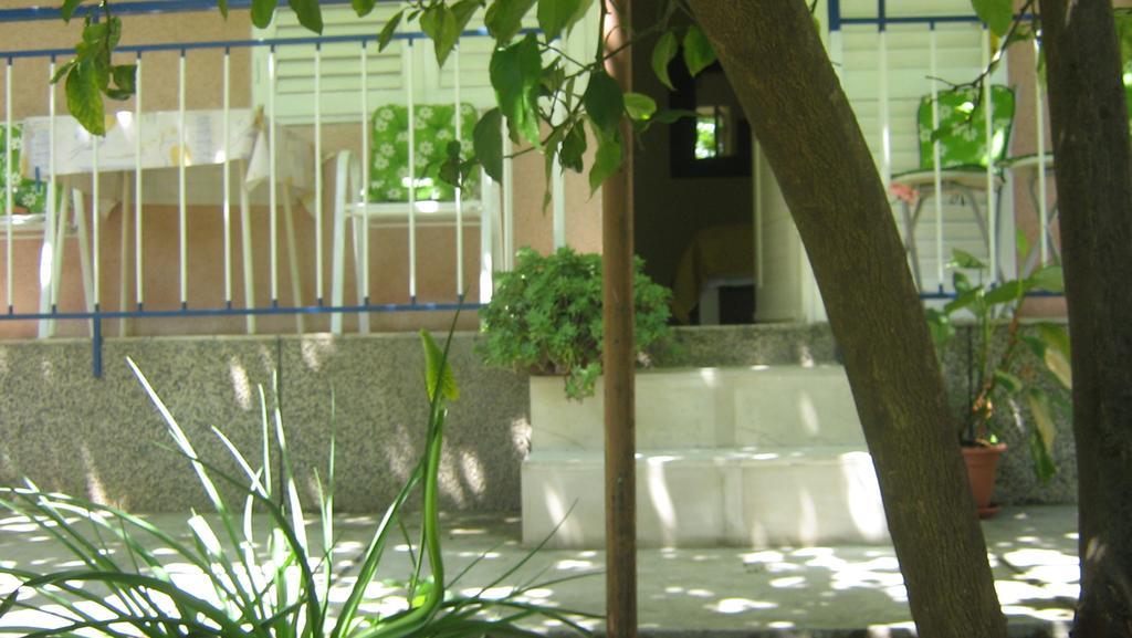 Apartment And Rooms Laguna تروغير المظهر الخارجي الصورة