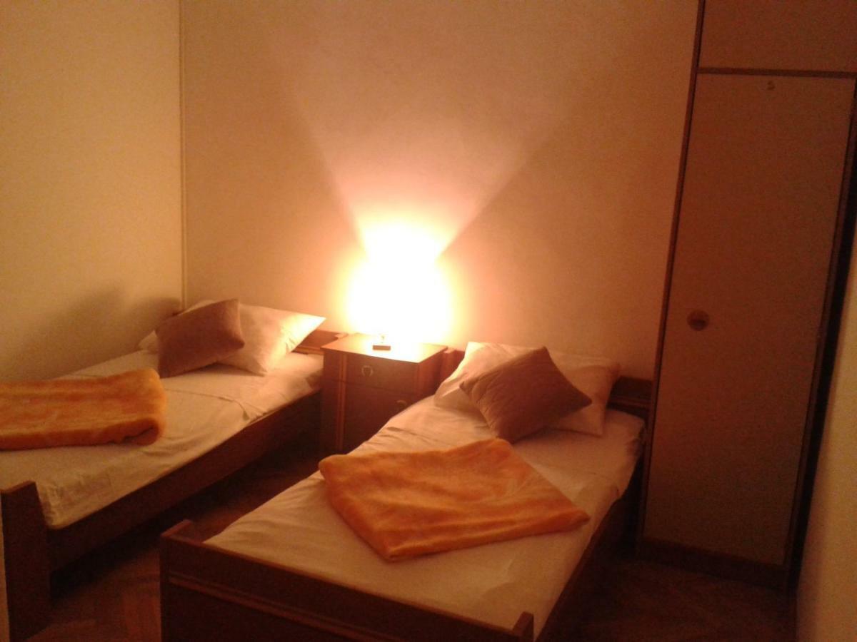 Apartment And Rooms Laguna تروغير المظهر الخارجي الصورة